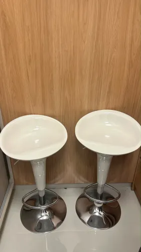 Vendo banqueta alta giratória 