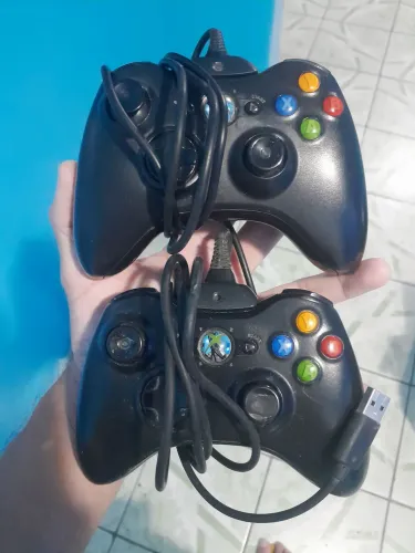 Kit 2 controles de xbox 360 com defeito por 30