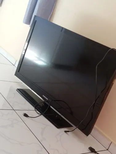 Vendo Televisão 42 não é smart