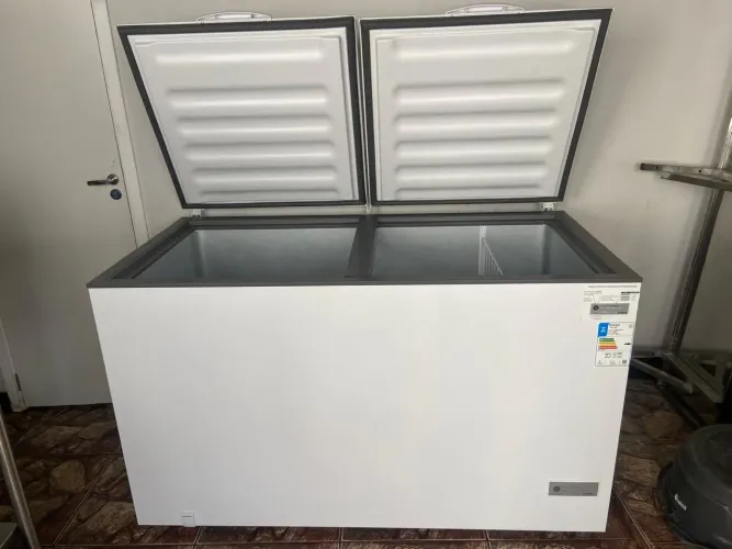 Vendo Freezer semi-novo 