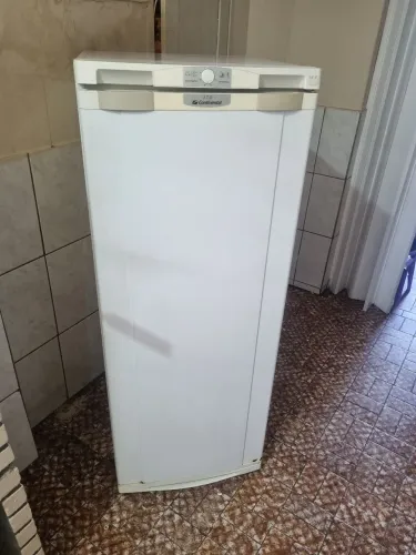 Geladeira Continental 270 litros impecável