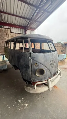 Volkswagen Kombi Standard/ Luxo/ Serie Prata 1972