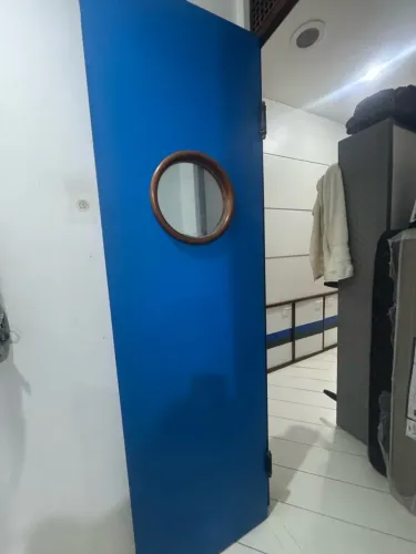 Porta vai e vem com mola