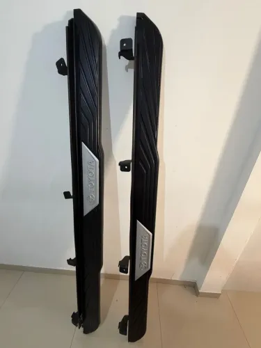 Estribo Corolla Cross