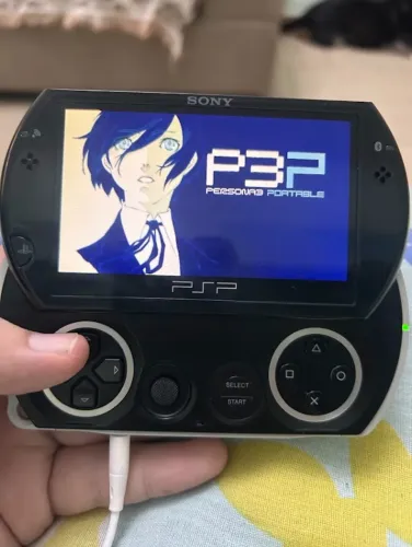 PSP Go (desbloqueado, 16gb) + Case