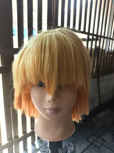 Vendo peruca do zenitsu de kimetsu no Yaba 50+frete negócio valor