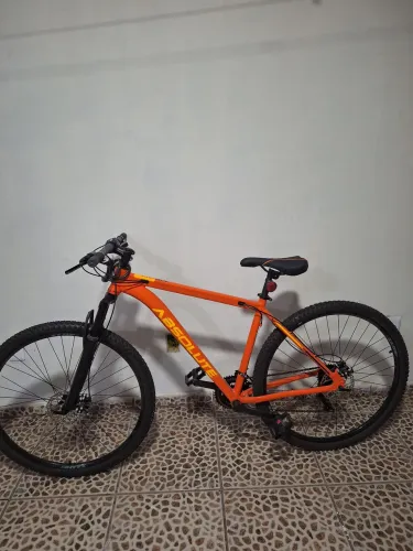 Bicicleta aro 29 novinha
