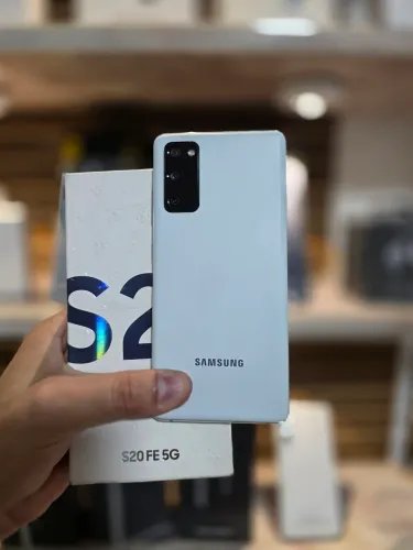 Samsung Galaxy S20 FE 5G, 128/6GB RAM, cor branco, Snapdragon 865, tampa trocada, c/ caixa