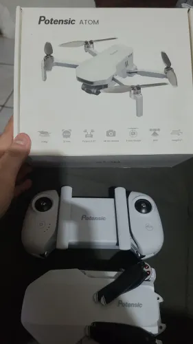 DRONE POTENSIC ATOM COMPLETO NA CAIXA, USADO POUCAS VEZES, SEMI NOVO, SEM MARCAS DE USO.