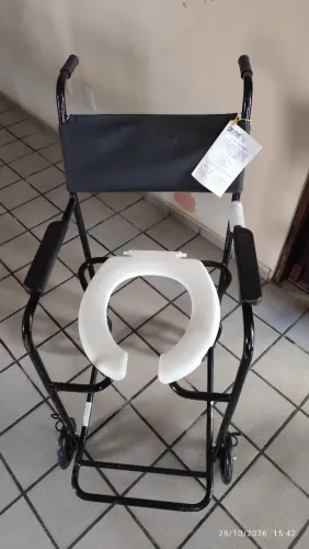 CADEIRA DE BANHO SEM USO