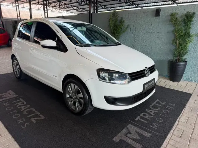 Volkswagen Fox Trendline 1.0 Flex 8V 5P 2014