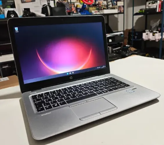 Notebook HP i5 8TH, 16GB ram, M2 nvme 256GB, teclado retro iluminado , aceito cartão