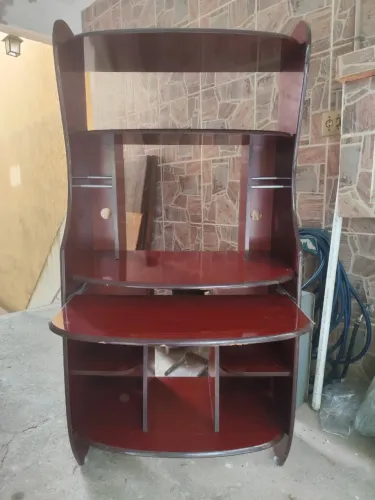 Estante em Mogno Puro