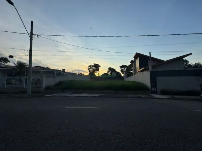 Terreno à venda no Esplanada  Frente para a Praça Sinésio Martins - SJC/SP