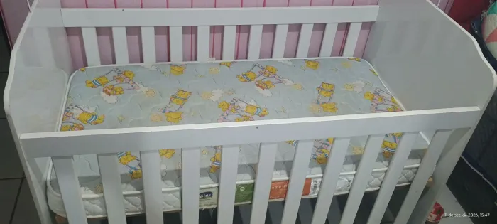 Berço com colchão 