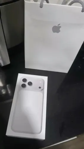 iphone 17 pro max white, entregando para todas lugar do brasil.