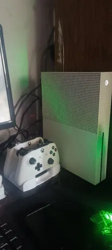 Vendo ou troco por Xbox séries S