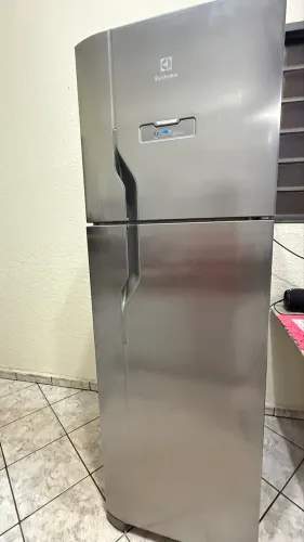 Geladeira Electrolux Frost Free 371L