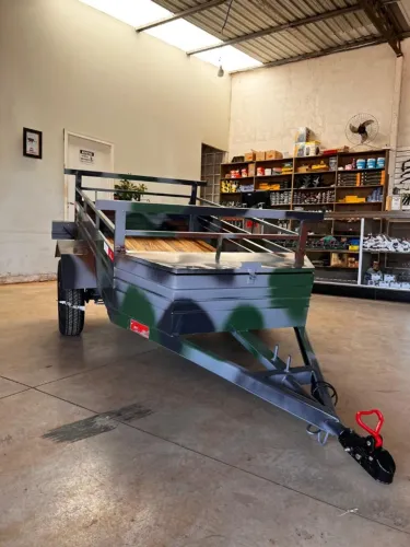Reboque 2.00 x 1.20 com Bauzinho - Novo com Pneus Novos