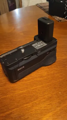 Gripe de bateria Meike MK-6300 para sony a6000 e a6300