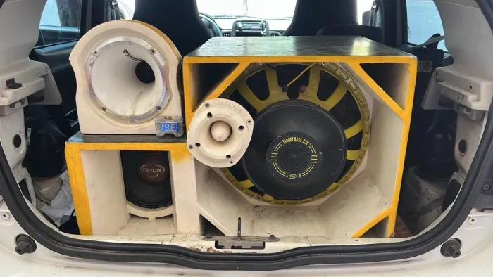 VENDO UM SOM AUTOMOTIVO