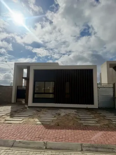 Alugo casa com 3 quartos em condomínio no bairro Sim - Feira de Santana - BA