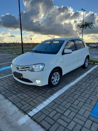 Toyota Etios XS 1.5 Flex 16V 5P Mec. 2014