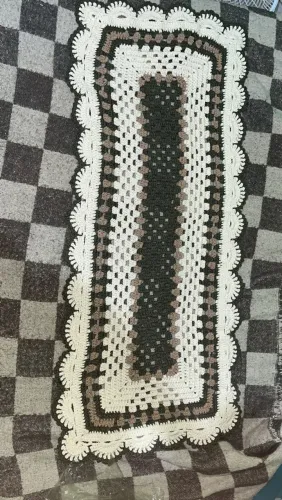 Vende-se um tapete de crochê