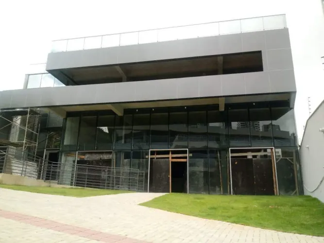 Loja comercial/industrial para aluguel no Estoril Frente ao Chalezinho