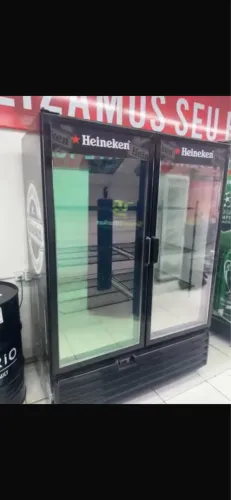 Cervejeira 2 portas em perfeito estado de funcionamento