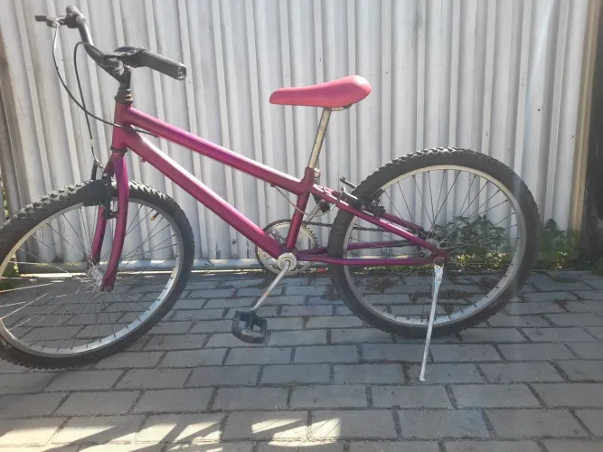 Bicicleta em perfeito estado pneus e freios novos