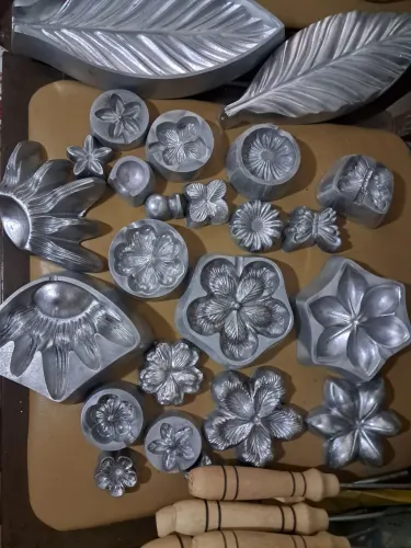 Kit Completo Frisadores para Flores em EVA - Alumínio - 14 Moldes + 14 Cabos