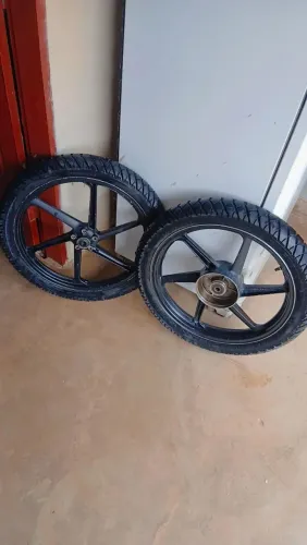 Par de Rodas Liga leve ORIGINAL HONDA. Completa com câmara de ar e pneu novos FREEDOM