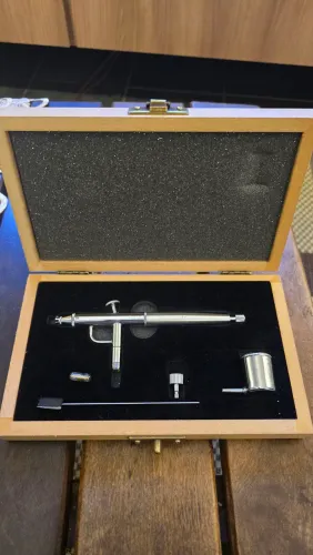 Aerografo Gatti Ag-3 com kit extra do Ag-2. Usado pouquíssimas vezes.