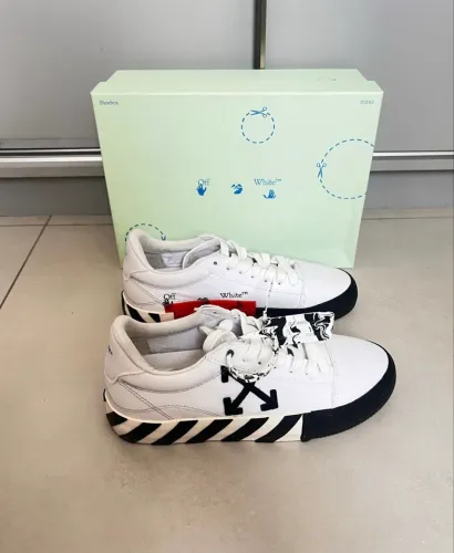 Tênis off white original + caixa + dust bag