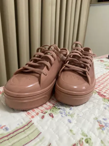 Tênis Melissa semi novo tamanho 36