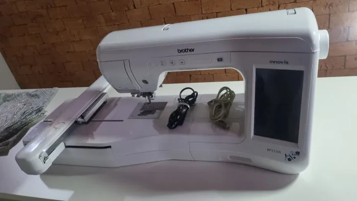 Máquina bordar BROTHER BP2150L