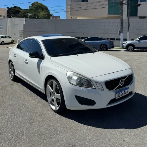 Volvo S60 T-5 2.0 240cv 4P 2012