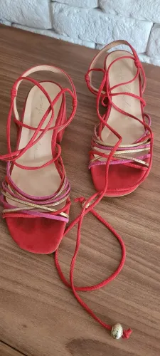 Sandália salto bloco