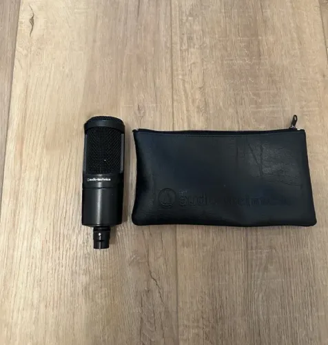 Microfone Audio Technica AT2020 (condensador)