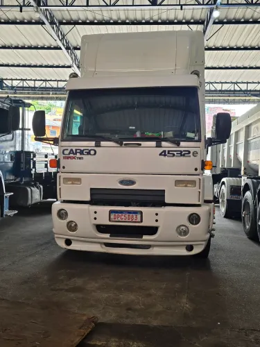 Ford cargo 4532e 2008