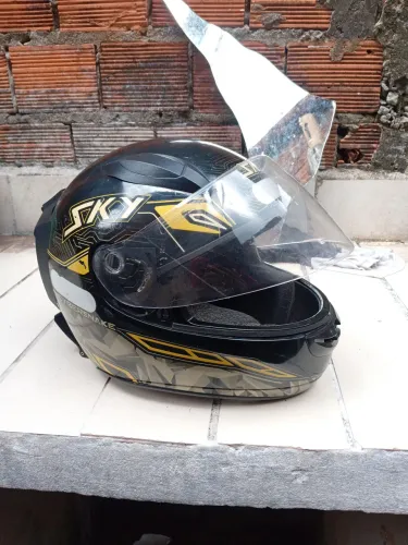 Capacete pra hj 100$