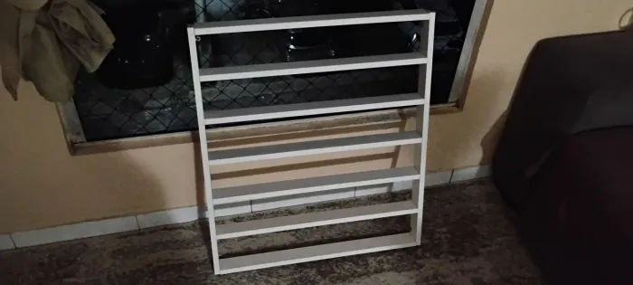 Expositor de Esmalte. Material MDF.