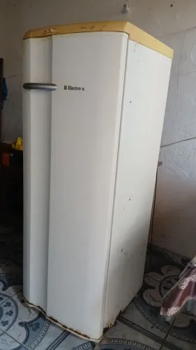 Vendo geladeira pronta pra uasr