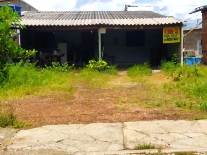 Vende-se casa no Pedra 90.