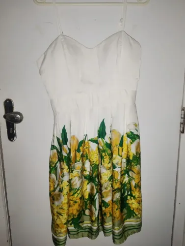 Vestido Curto Floral Amarelo Com Lastex E Zíper Lateral