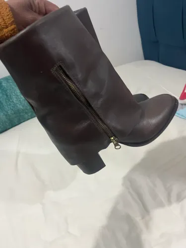 Botas de couro tamanho 38