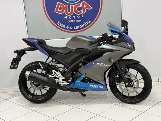 R15 2025 cinza