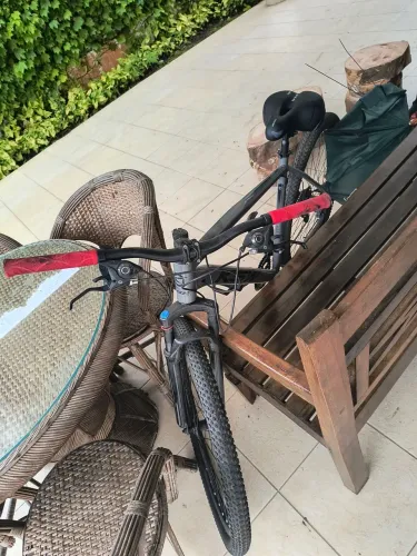 Bicicleta aro 29 semi nova c upgrade