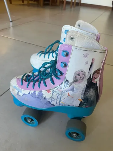 Patins 4 rodas frozen